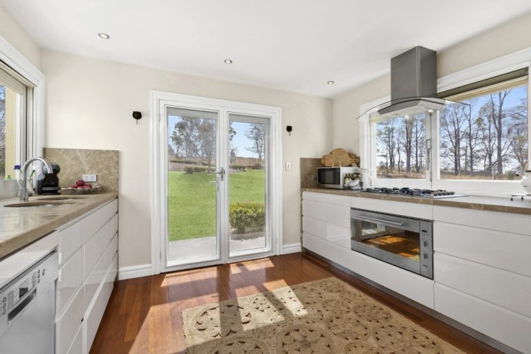 Manor-Kitchen.jpg